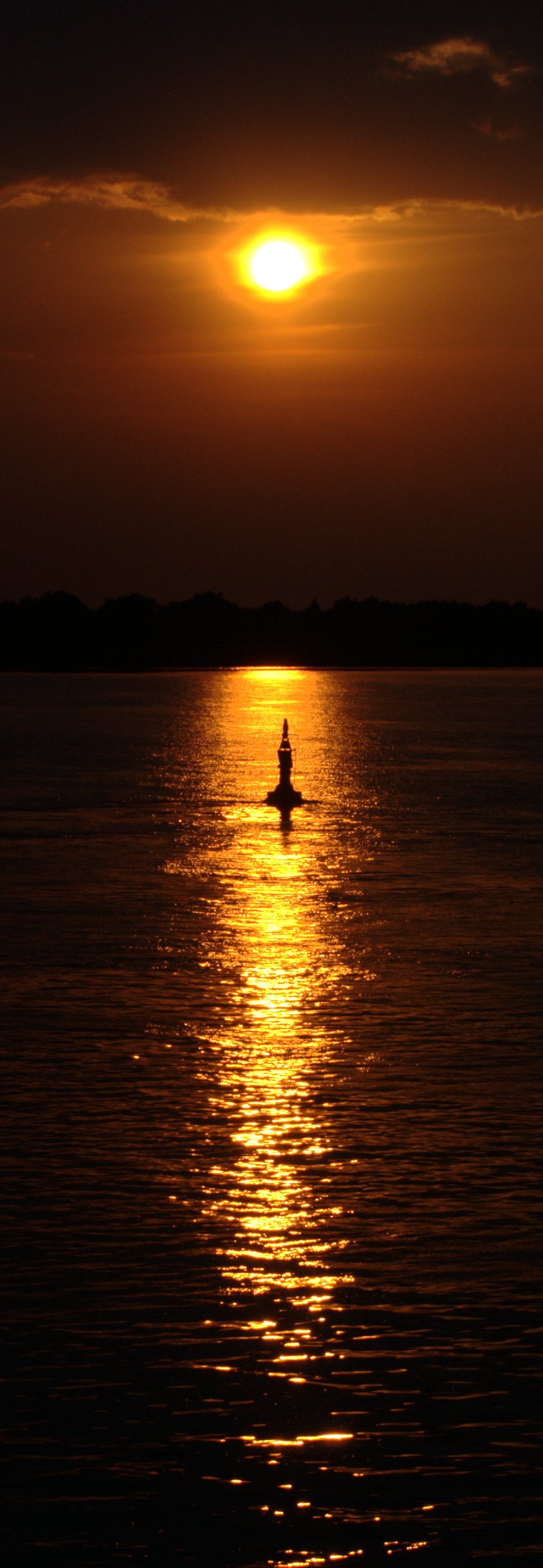 Tonne vor Brunsbüttel